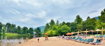 Wintergreen Oasis - PRIVATE POOL & SAUNA