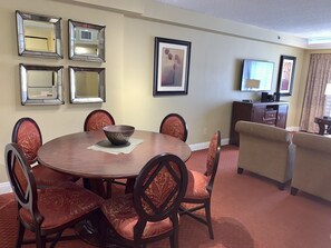 Dining - Jockey Club 2 Bedroom Suite Las Vegas Strip-Sleeps up to 6 (Las Vegas)