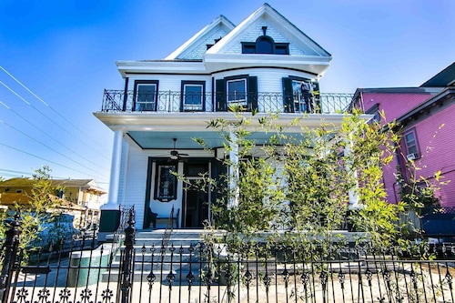 Claiborne Historic Guest House-economy rear unit