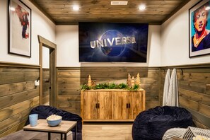 Interior - Winter escape! Epic Smoky Mtn views sauna firepit hot tub 4 King BR + Bunk room (Gatlinburg)