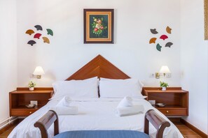 3 chambres, fer et planche à repasser, Wi-Fi gratuit, draps fournis