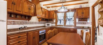 "Teresita High Views" with Panoramic View, Private Pool, Wi-Fi, Garden & Terrace