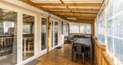 Mobile Home 'Siblu Bonne Anse Mobilhome 510' with Private Terrace and Air Conditioning