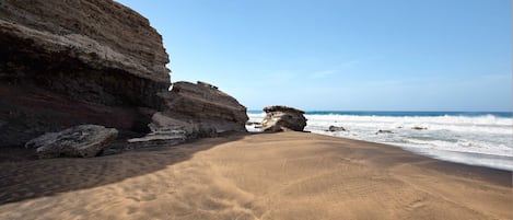 Una playa cerca
