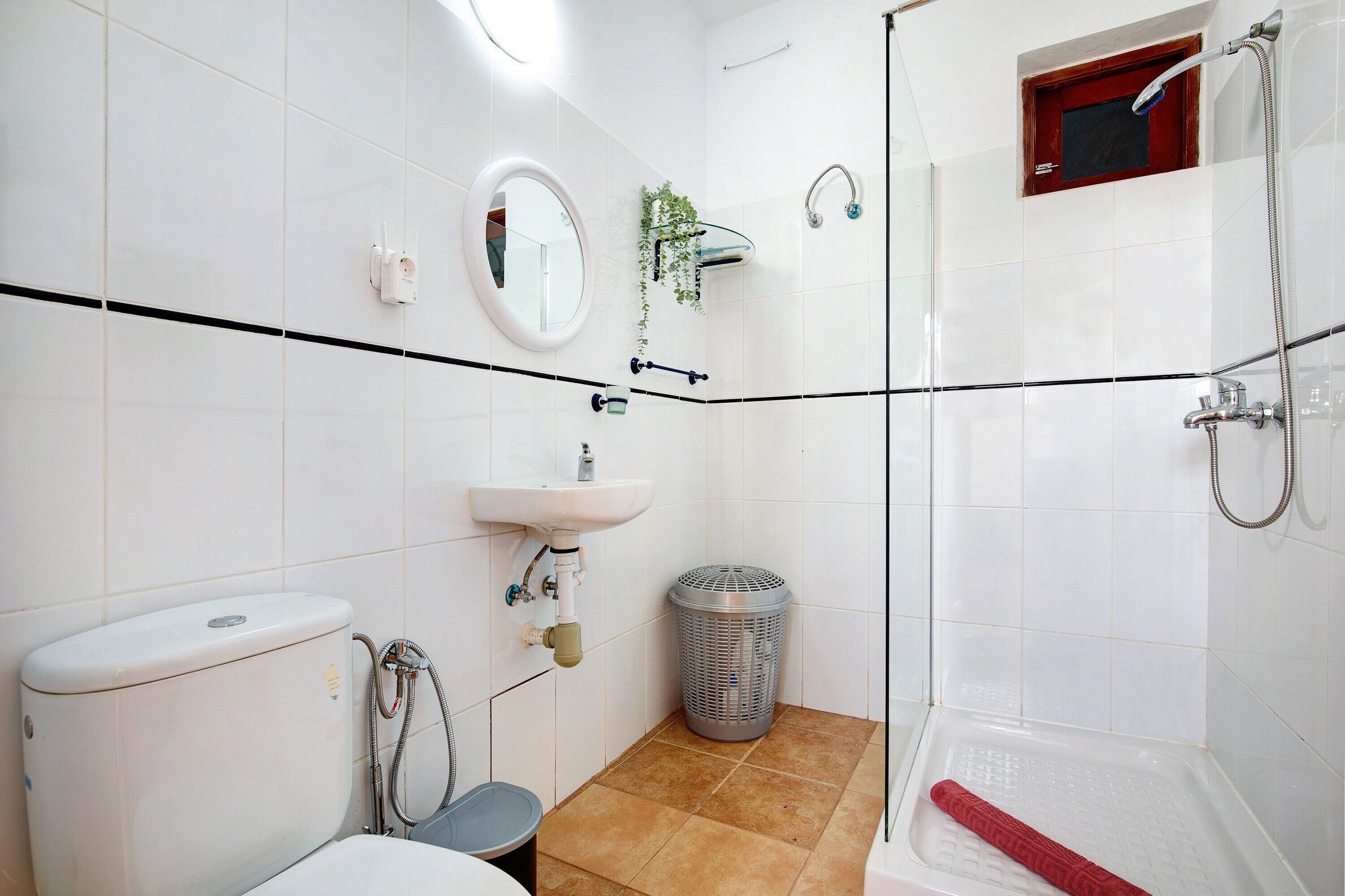 Een douche, handdoeken