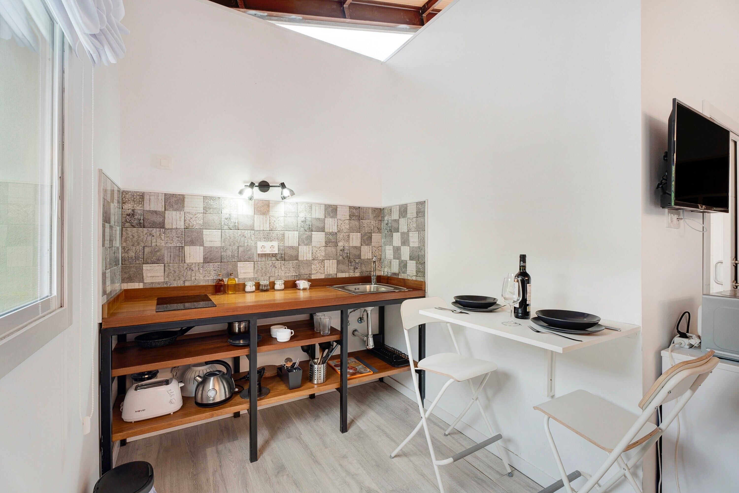 冰箱、微波炉、烤箱、炉灶