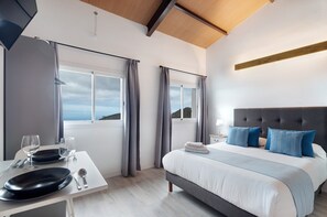 1 habitación, tabla de planchar con plancha, wifi gratis y ropa de cama 