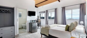 Vacation Apartment 'Casa Lomo El Aire Helecho' with Sea View, Shared Pool and Wi-Fi