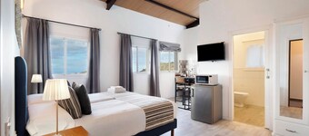 Vacation Apartment 'Casa Lomo El Aire Laurel' with Sea View, Shared Pool and Wi-Fi