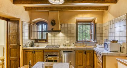 Finca 'Can Palau' mit Bergblick, privatem Pool und WLAN