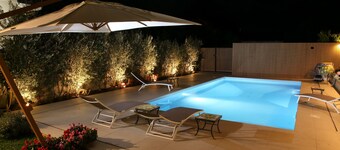 Villa 'Domus Aurige' with Sea View, Wi-Fi and Air Conditioning