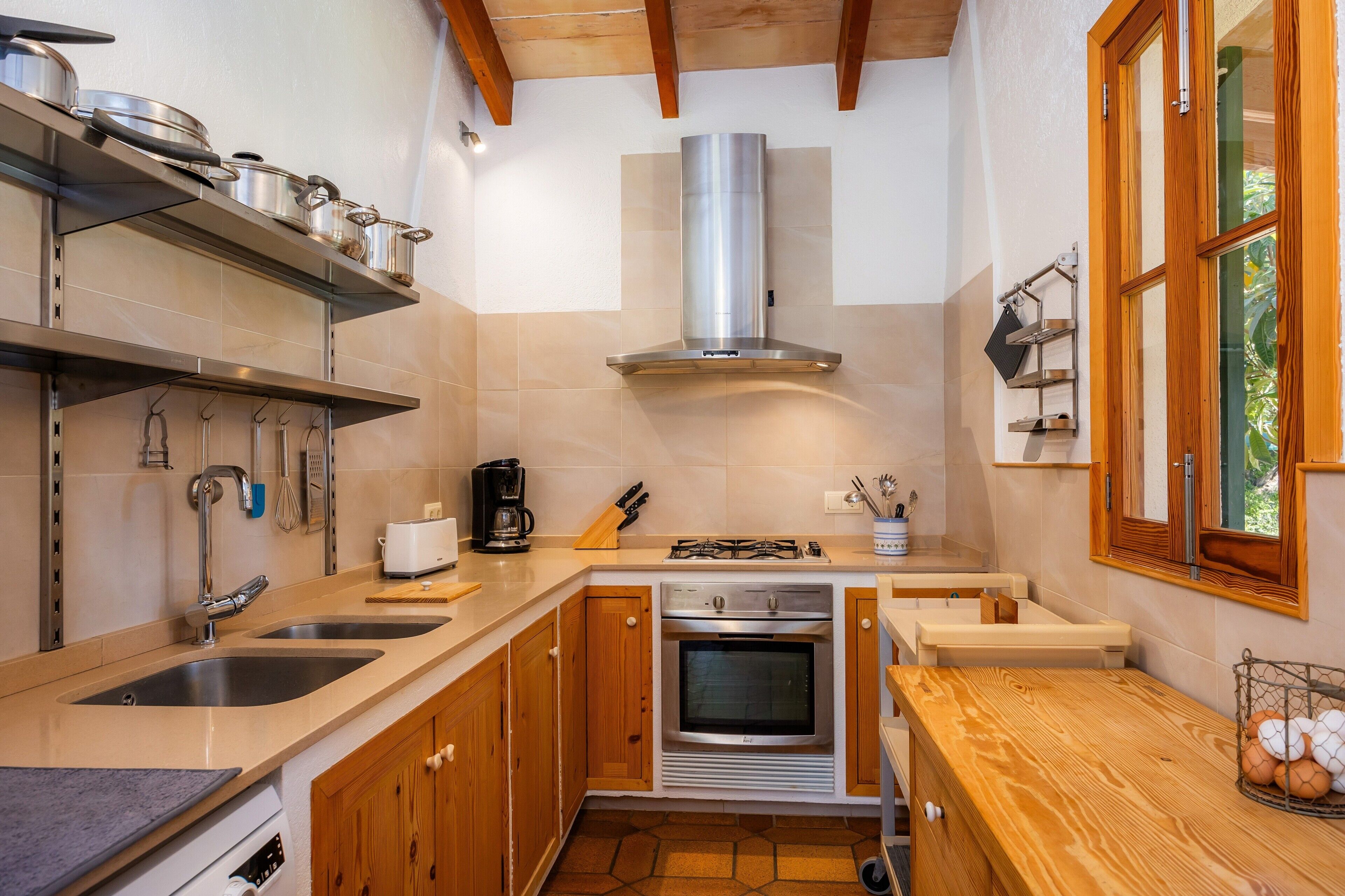 雪櫃、微波爐、焗爐、爐具