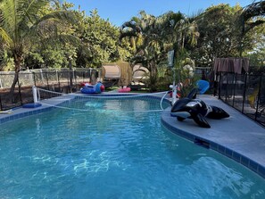 屋外プール、温水プール