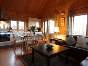 Interior - Lovely rural location under a mile from a stunning sandy beach in Shandwick. (Balintore)