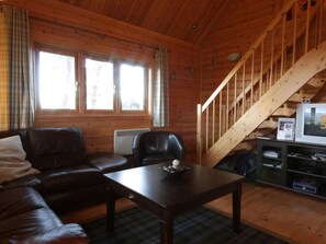 Living area - Lovely rural location under a mile from a stunning sandy beach in Shandwick. (Balintore)