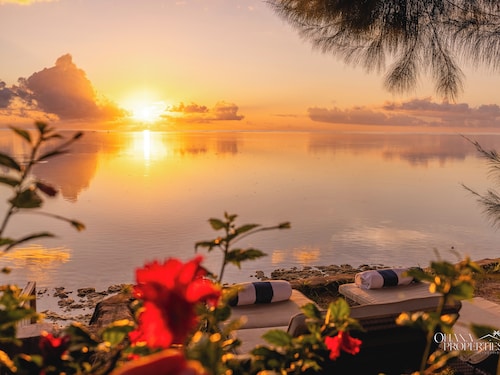 Villa Vanaki - Beachfront Villa 4BR w/ AC