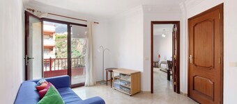 Apartment 'Los Girasoles' with Sea View, Balcony and Wi-Fi