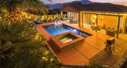 “Starry Night Escape” House with Saltwater pool, jacuzzi, pool, PS4, tennis.