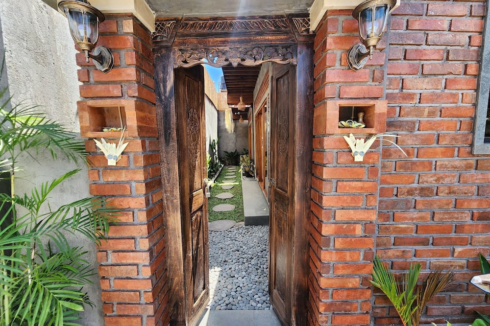 Jineng Guest House By The Swand