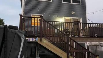 Tina de hidromasaje al aire libre