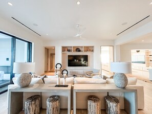 Smart TV, fireplace - Luxury Community Querencia in Cabo, Parque Section Villa with pool (San José del Cabo)