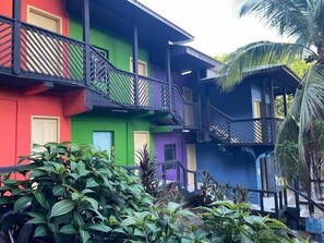 Free WiFi, bed sheets - AIRPORT INN (Roatan)