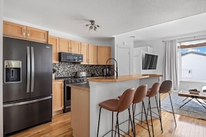 Refrigerador, microondas, horno, placa de cocina