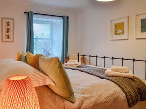 1 quarto, Wi-Fi de cortesia, roupa de cama