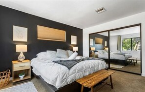 3 bedrooms, desk, iron/ironing board, travel cot - House Of Stars Oasis - Breakfast - Pets - Firepit - Pool - Hiking (Yucca Valley)