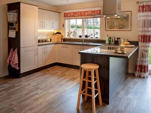 Dishwasher, cookware/dishes/utensils