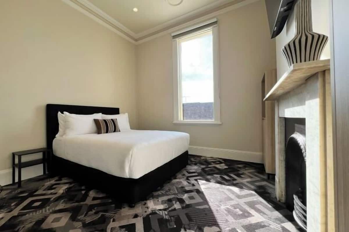 1 bedroom, pillow-top beds, free WiFi, bed sheets