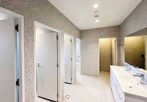 Standaard kamer | Gemeenschappelijke badkamer