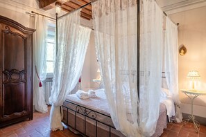 4 camere, ferro/asse da stiro, Wi-Fi, lenzuola