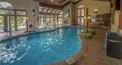 Family-friendly condo with amenities minutes from StoryLand & ski mountains!