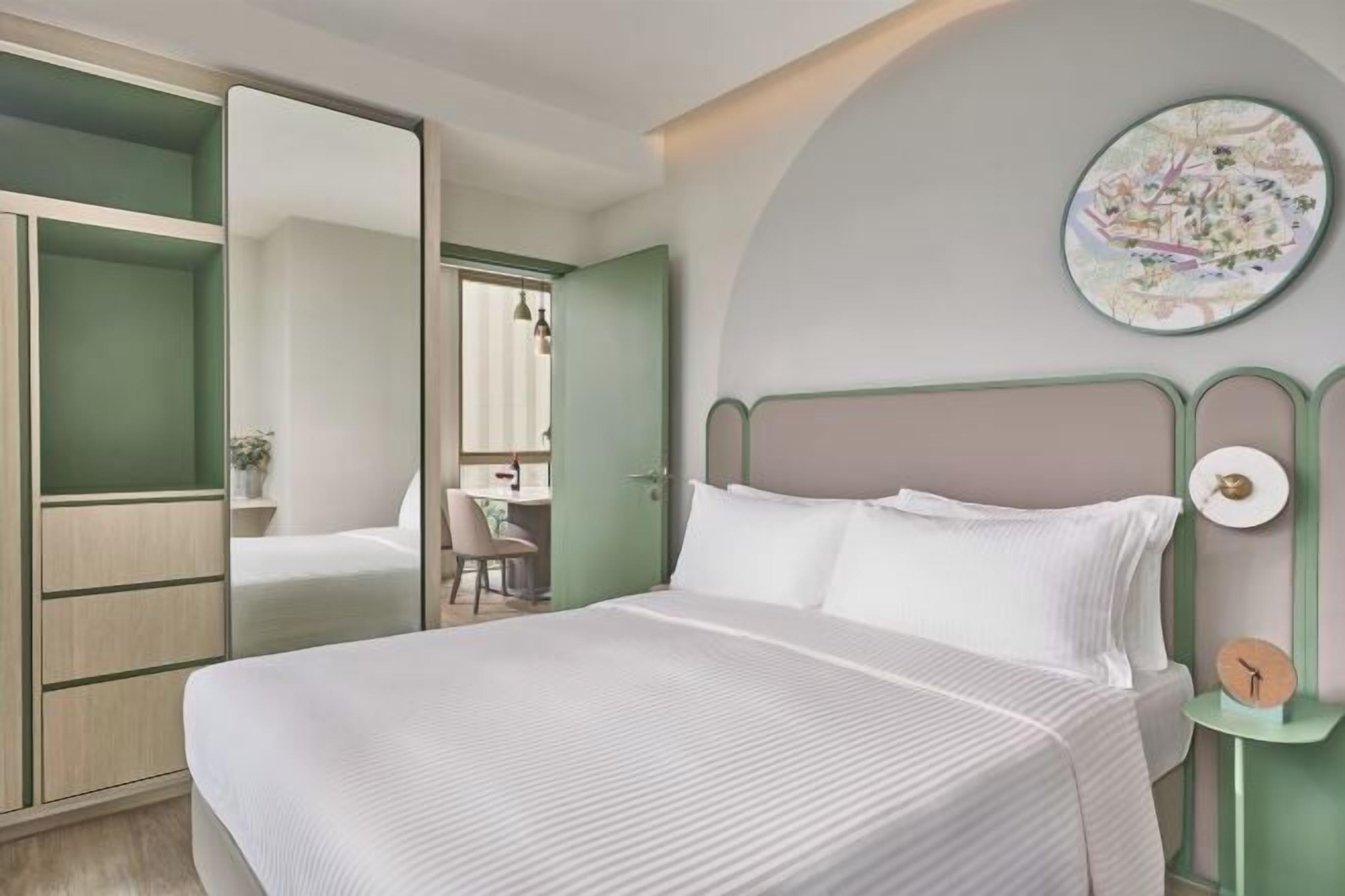 Couette en duvet d'oie, coffres-forts dans les chambres, bureau