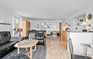 TV, fireplace - 3 bedroom cozy home in Aabenraa (Aabenraa)
