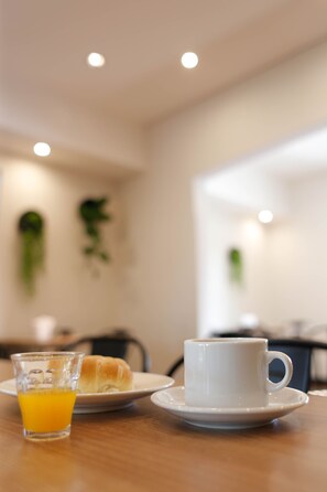 Desayuno buffet incluido todos los días 