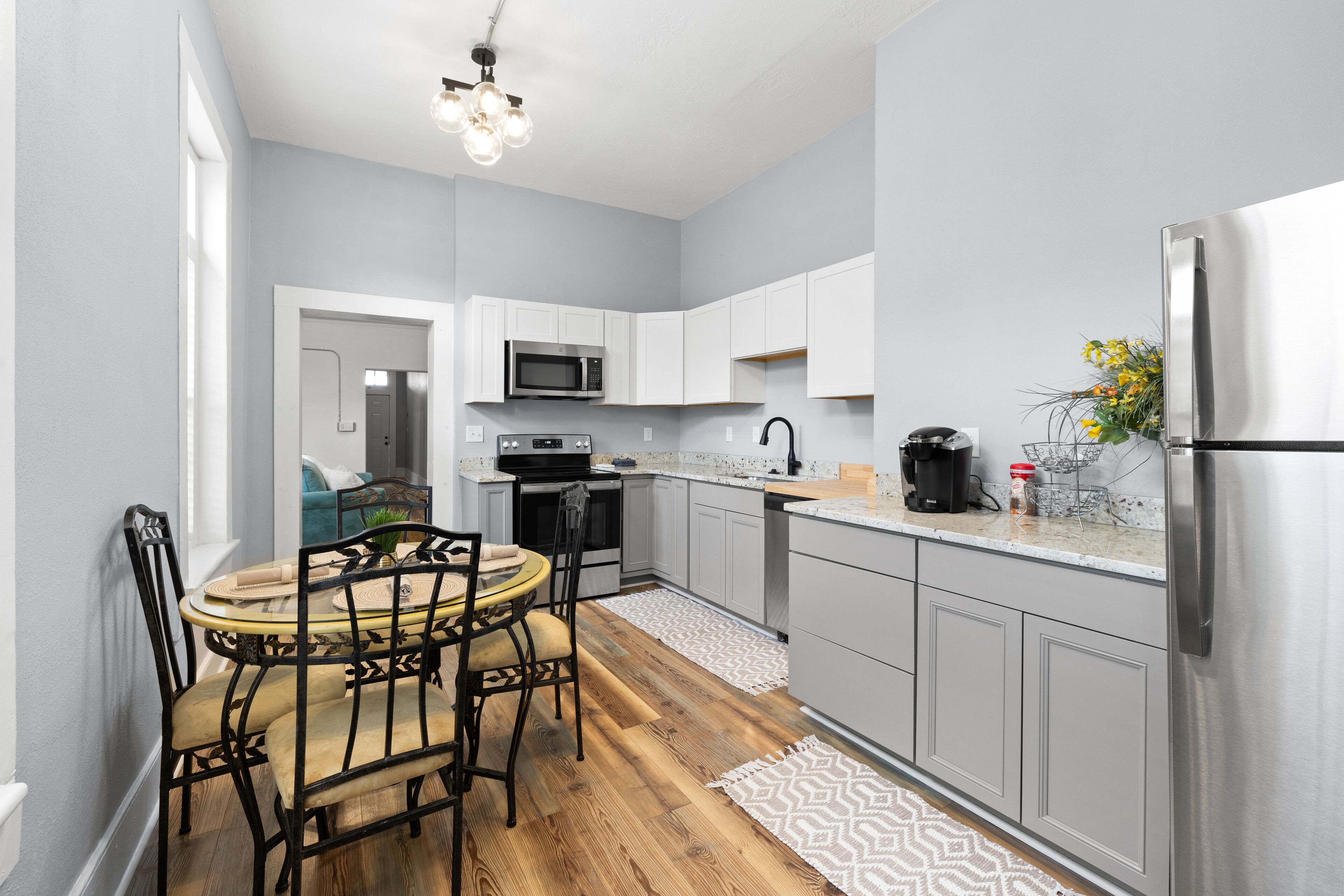 冰箱、微波炉、烤箱、炉灶