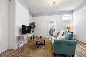 Smart TV - Short and Midterm Housing for Contractors (Augusta)