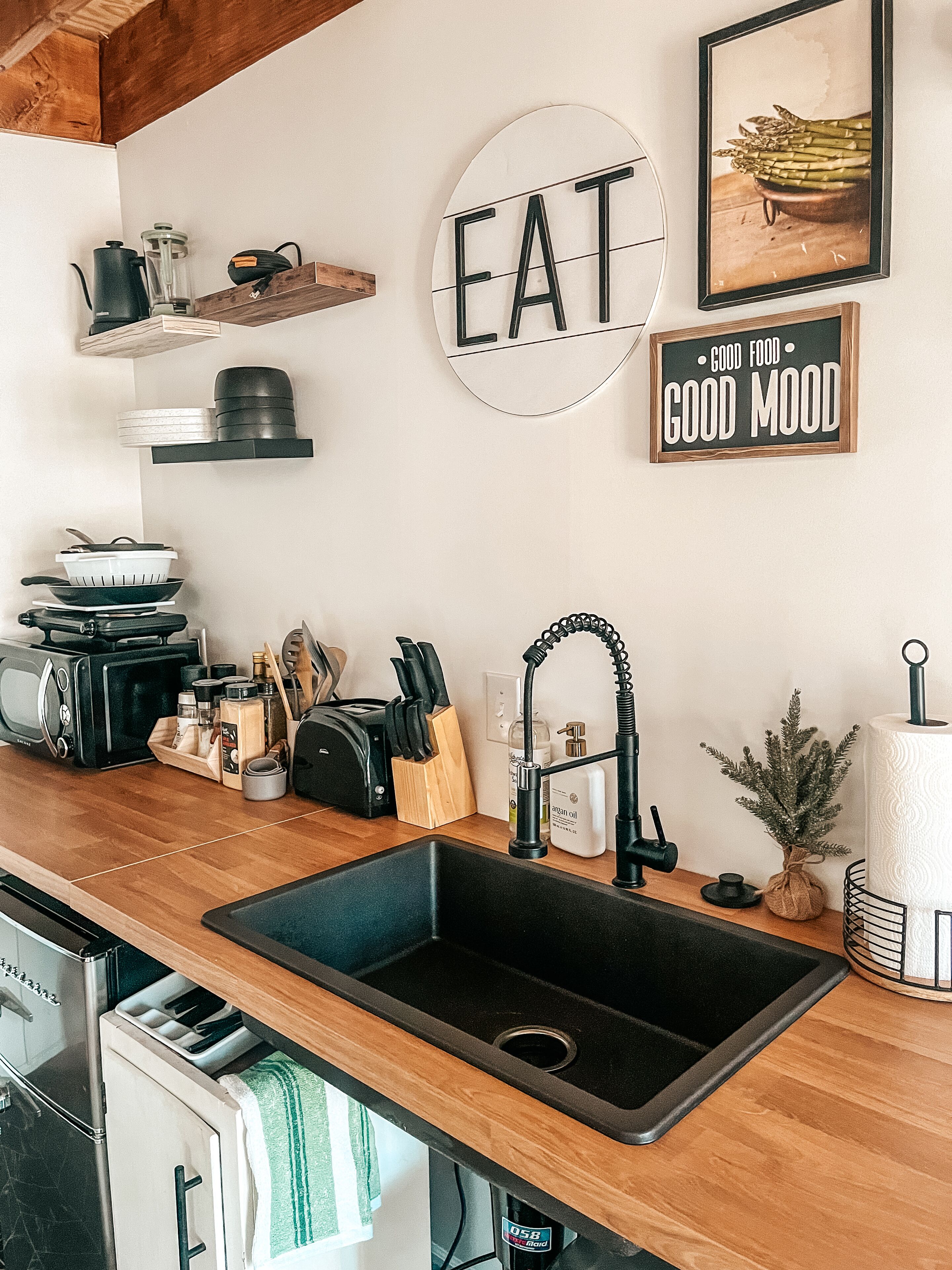 Fridge, microwave, stovetop, coffee/tea maker