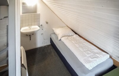 Cozy home in Kirchheim with WiFi