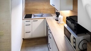 Coffee/tea maker, fridge, microwave, stovetop - Cozy home in Kirchheim with WiFi (Kirchheim)