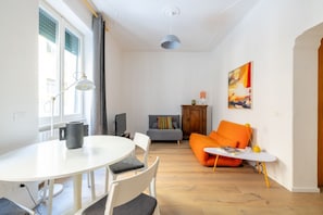 TV - Urban Chic 2 BR Vatican Escape (Roma)