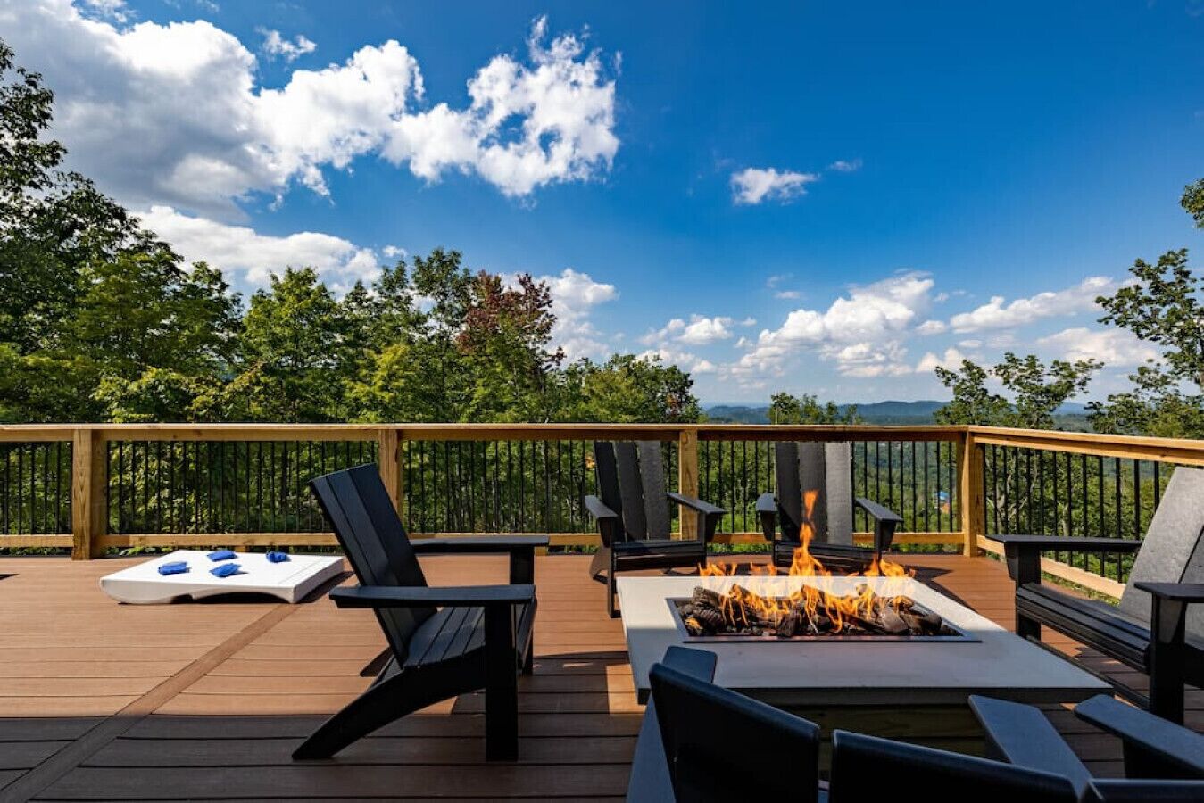 LuxeRecharge -Smokey Mountains Modern Cabin in Gatlinburg's coveted Ski Mountain