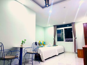 Family Studio Suite | Egyptian cotton sheets, premium bedding, Select Comfort beds, minibar