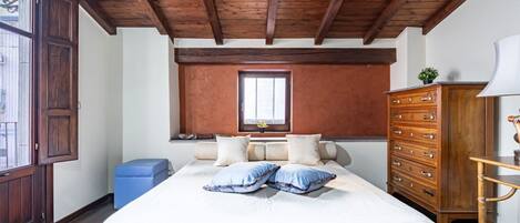 1 bedroom, iron/ironing board, Internet