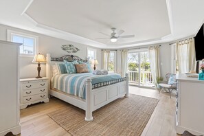 4 bedrooms, desk, WiFi, bed sheets