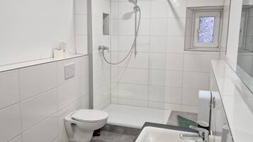 Bruser, hårtørrer, håndklæder, Sæbe