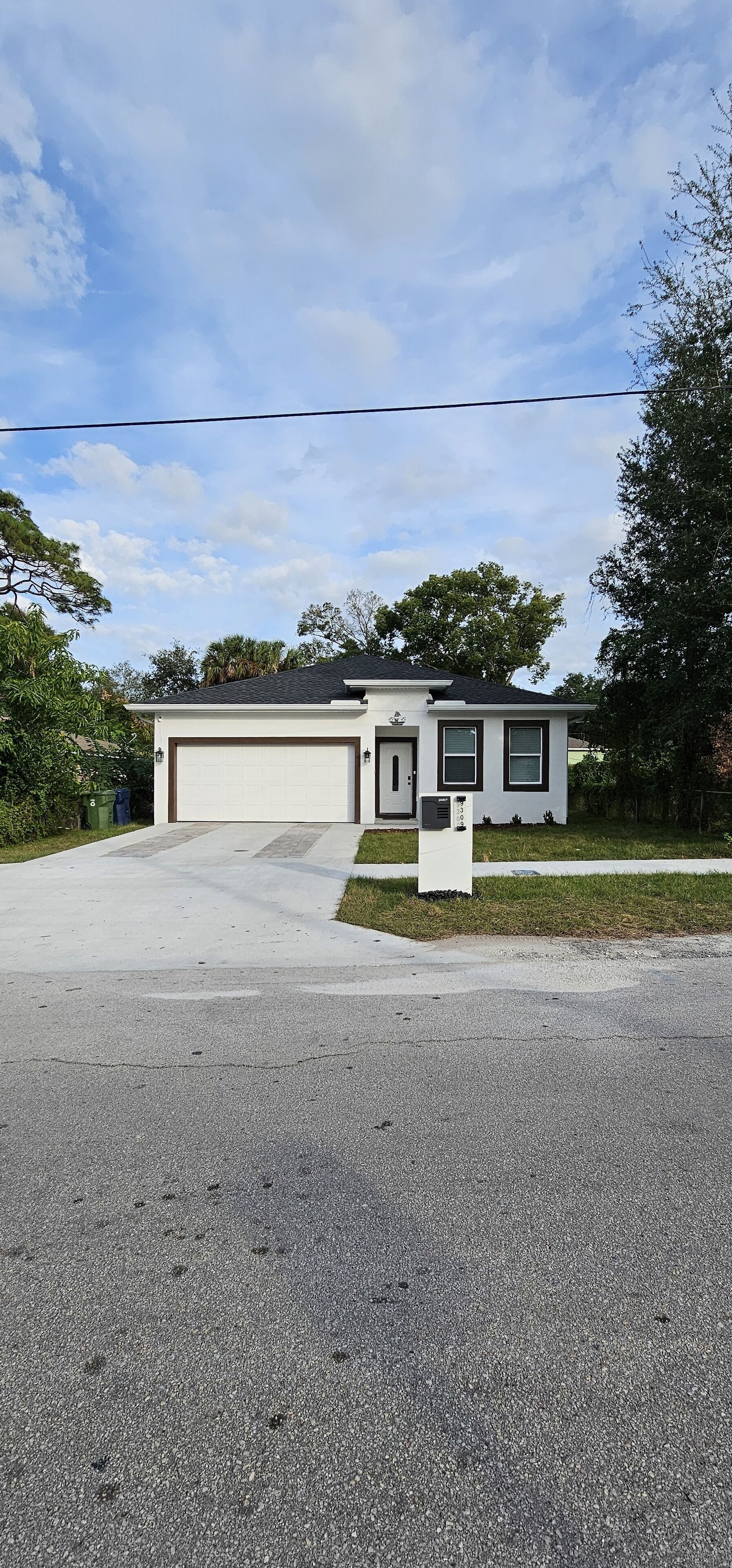 3BR/2BA Home hear Bush Gardens