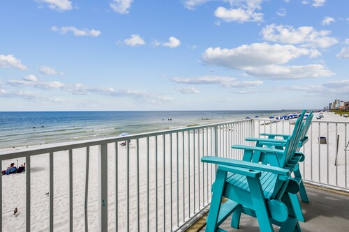 Serene Gulf Escape | Stylish Oceanfront Condo w/ Queen Bed & Summer Deals